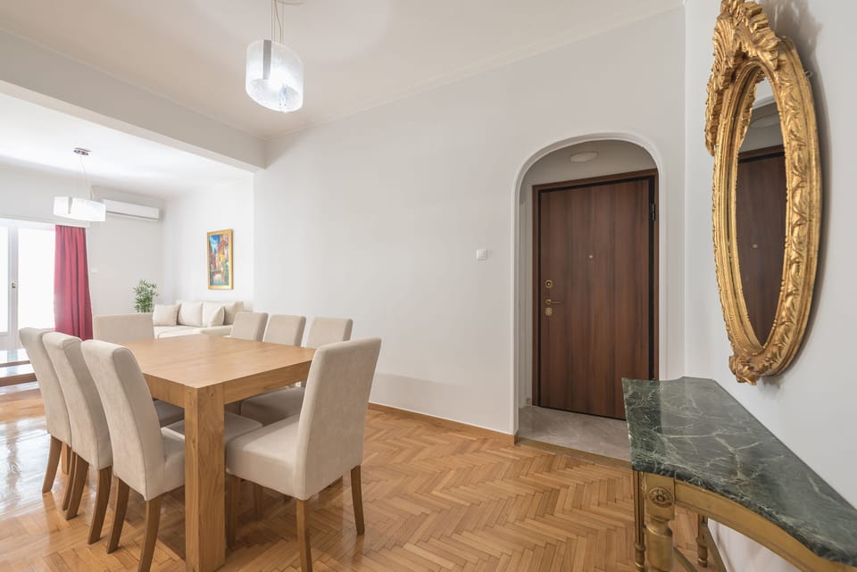 Apartment (Victoria Best Apartments near Metro 3) | Living area | TV