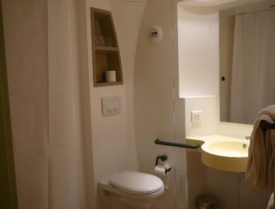 Comfort Room, Terrace | Bathroom | Shower