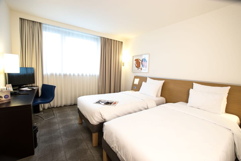 Standard Twin Room, 2 Twin Beds | Hypo-allergenic bedding, minibar, in-room safe, desk