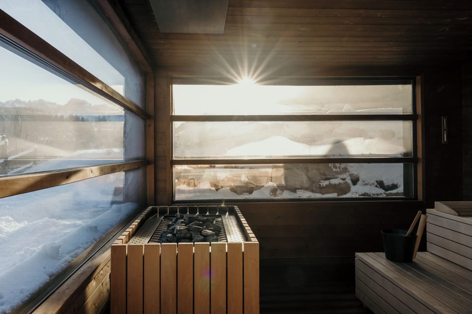 Sauna, hot tub, steam room, body treatments, body scrubs, detox wraps