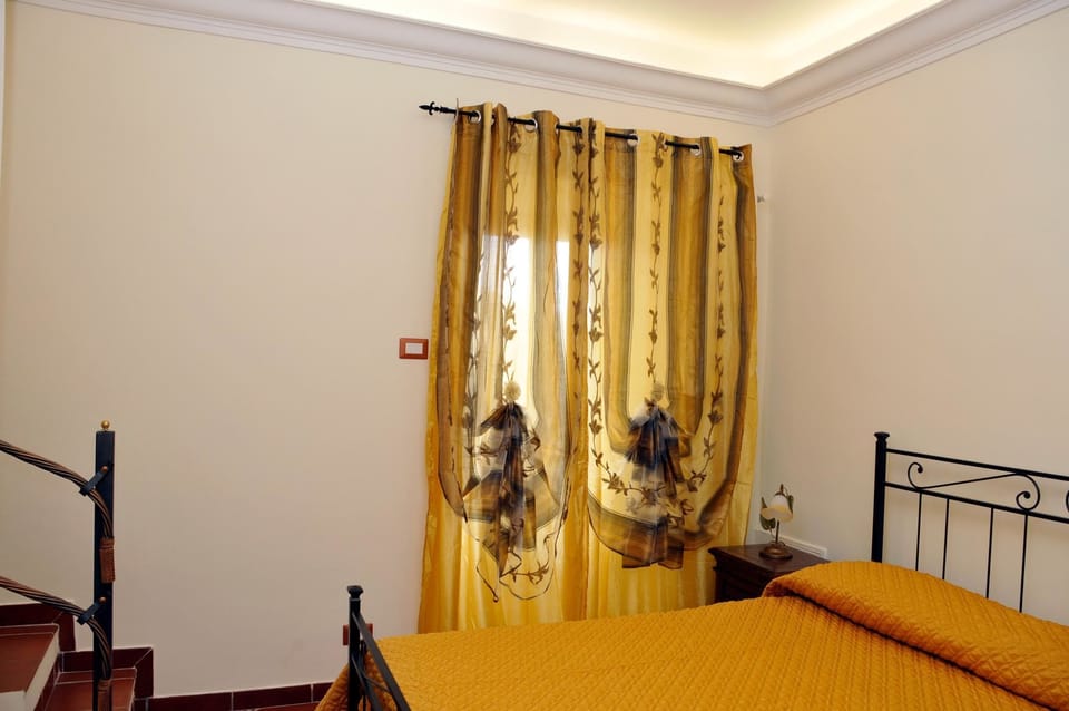 Double Room | Desk, blackout drapes, rollaway beds, free WiFi