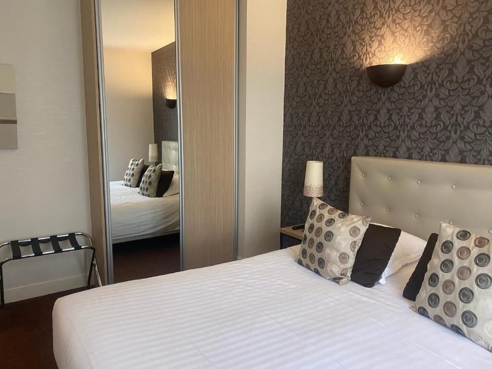 Standard Double Room | Individually decorated, individually furnished, desk, laptop workspace
