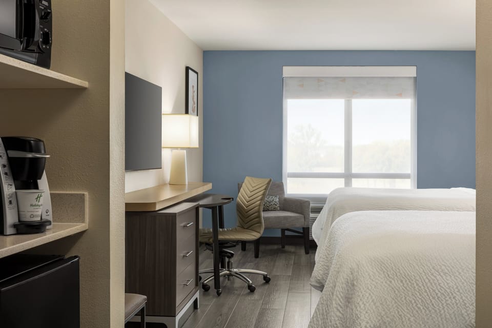 Pillowtop beds, desk, laptop workspace, blackout drapes