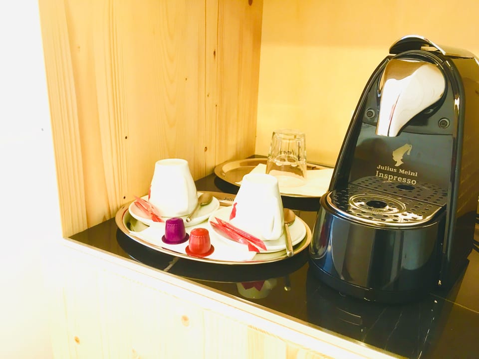 Deluxe Double Room, 1 Bedroom | Desk, soundproofing, WiFi (free), alarm clocks