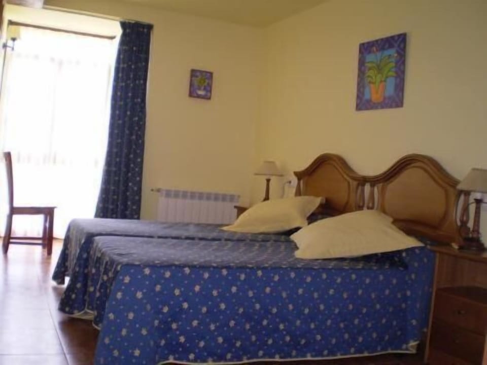 Premium bedding, blackout drapes, cribs/infant beds, free WiFi