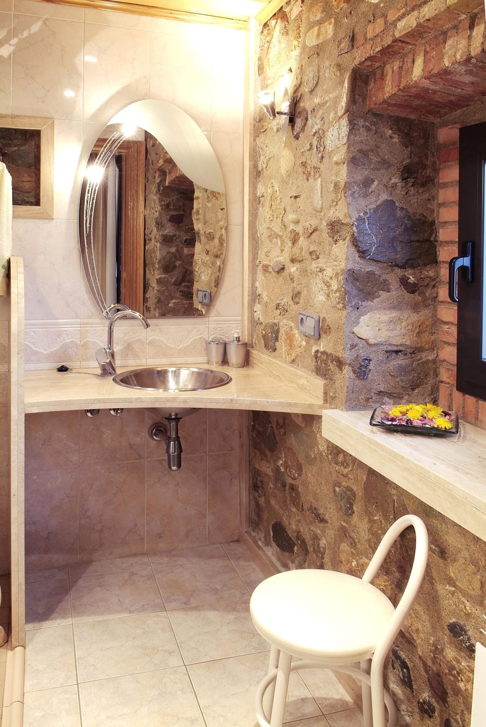 Bathroom sink