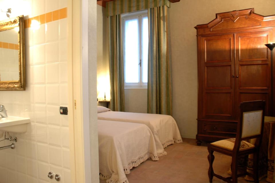 Cribs/infant beds, free WiFi, bed sheets