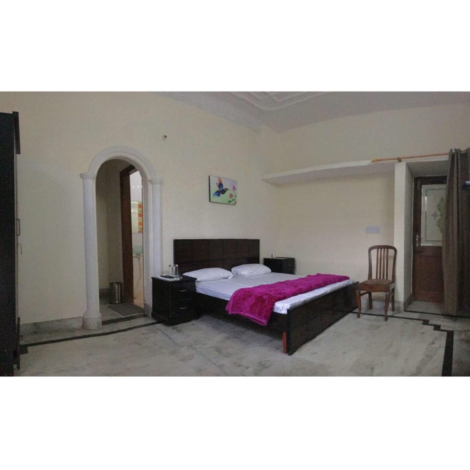 In-room safe, desk, rollaway beds, free WiFi