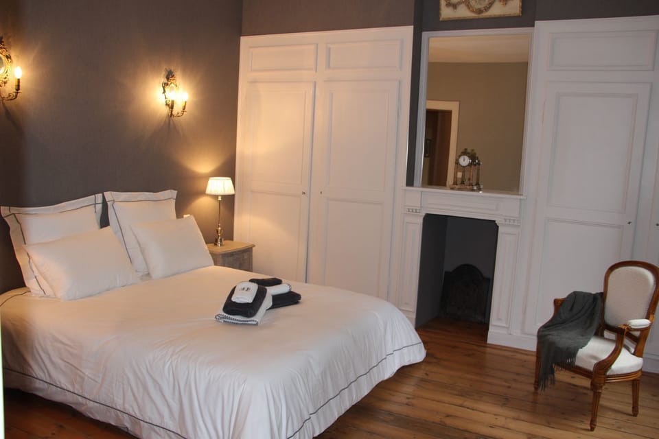 Double Room | Individually decorated, individually furnished, desk, blackout drapes