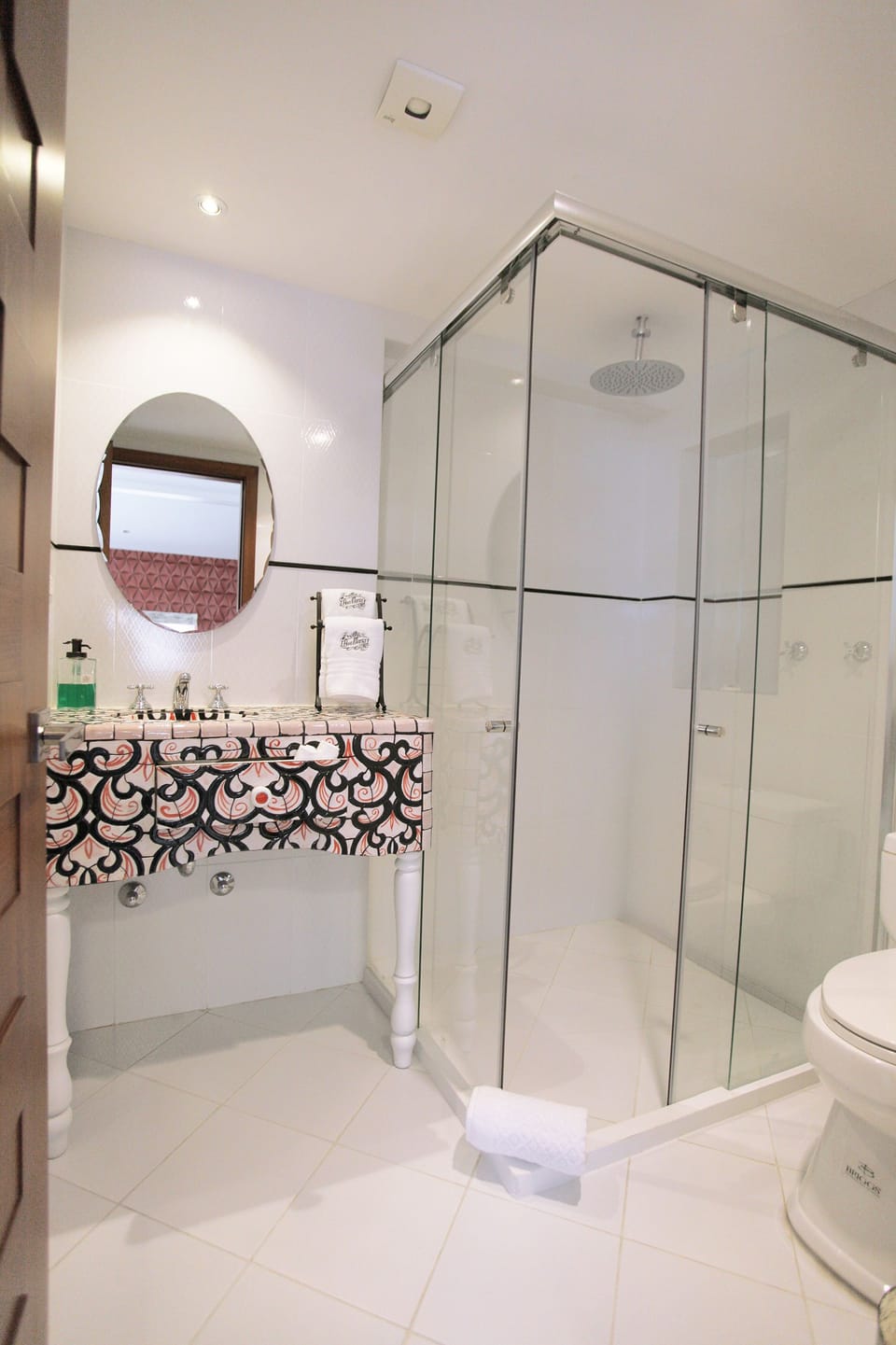 Quadruple Room | Bathroom | Shower, free toiletries, towels, soap
