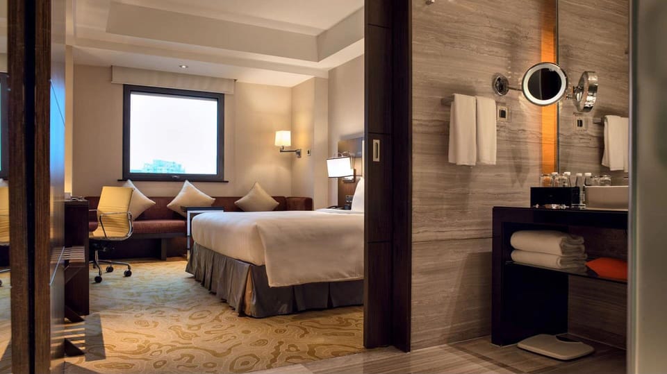Down comforters, minibar, in-room safe, desk