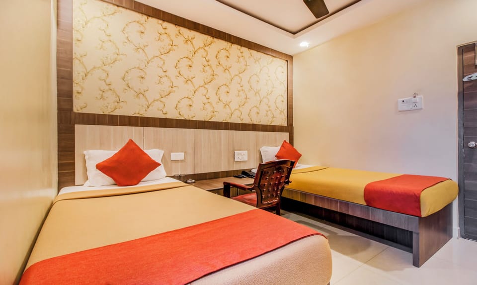 Deluxe Quadruple Room, Multiple Beds | 1 bedroom, desk, rollaway beds, free WiFi