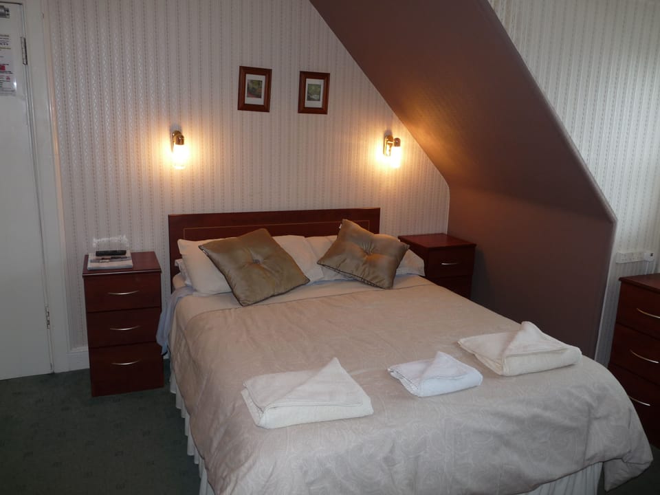 Double Room | Individually decorated, individually furnished, iron/ironing board