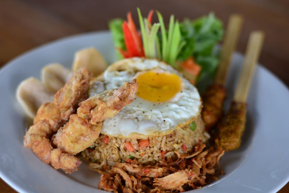 Daily cooked-to-order breakfast (IDR 60000.00 per person)