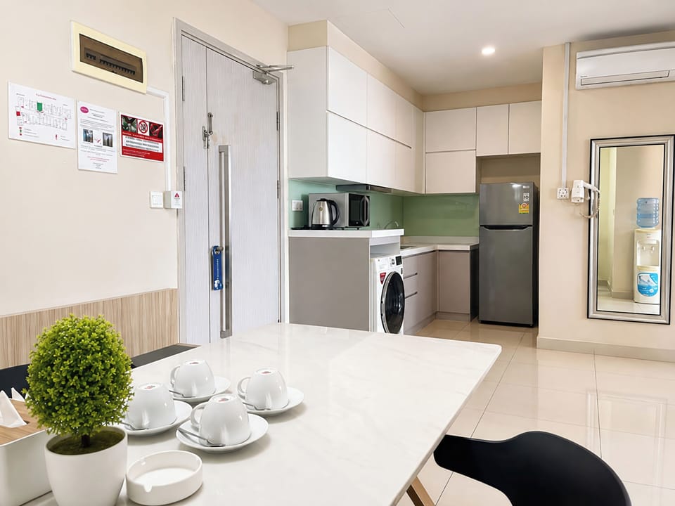 Apartment, 2 Bedrooms, City View | Private kitchen | Fridge, microwave, electric kettle, paper towels
