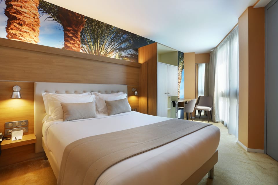 Superior Double Room | 1 bedroom, premium bedding, minibar, in-room safe