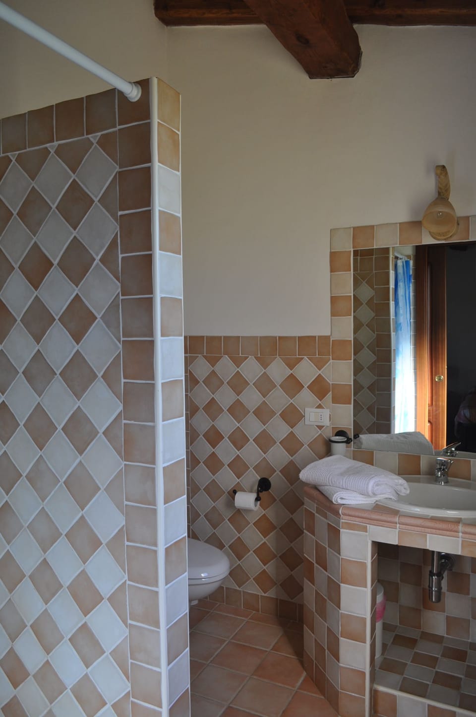 Double or Twin Room | Bathroom | Shower, free toiletries, hair dryer, bidet