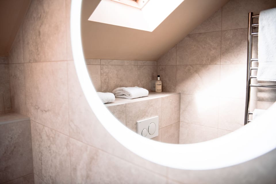 Deluxe Double or Twin Room, Ensuite | Bathroom
