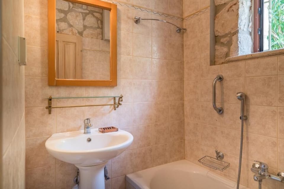 Myrties stone houses Bed and Breakfast in Peloponnese, Western Greece and the Ionian