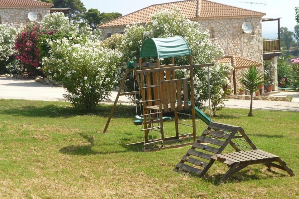 Myrties stone houses Bed and Breakfast in Peloponnese, Western Greece and the Ionian