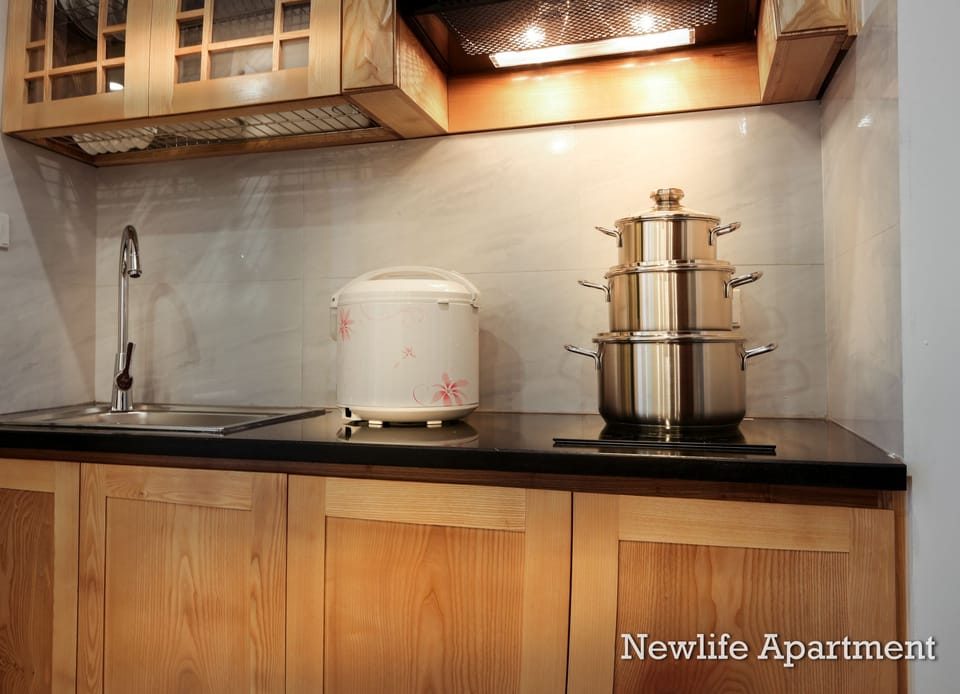 Apartment, 1 Bedroom | Private kitchenette | Fridge, microwave, stovetop, electric kettle