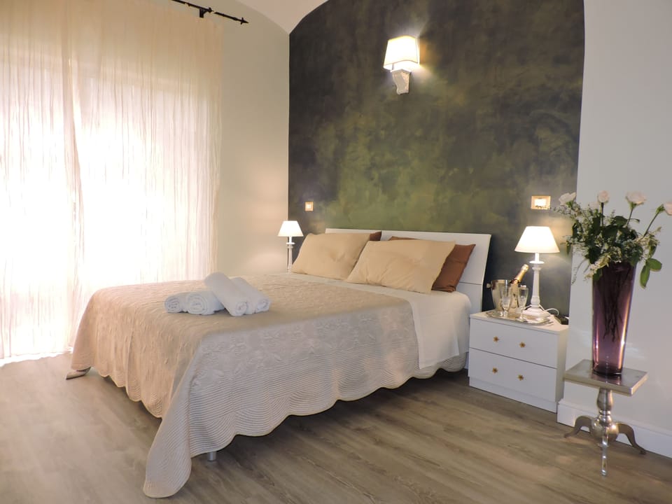 Quadruple Room | Minibar, desk, cribs/infant beds, free WiFi