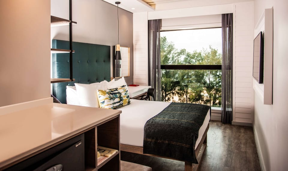 Standard Double Room | In-room safe, desk, blackout drapes, soundproofing