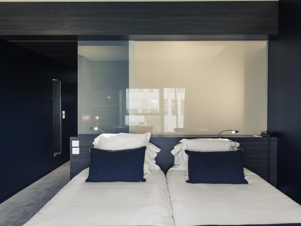 Standard Twin Room, 2 Twin Beds | Minibar, in-room safe, desk, blackout drapes