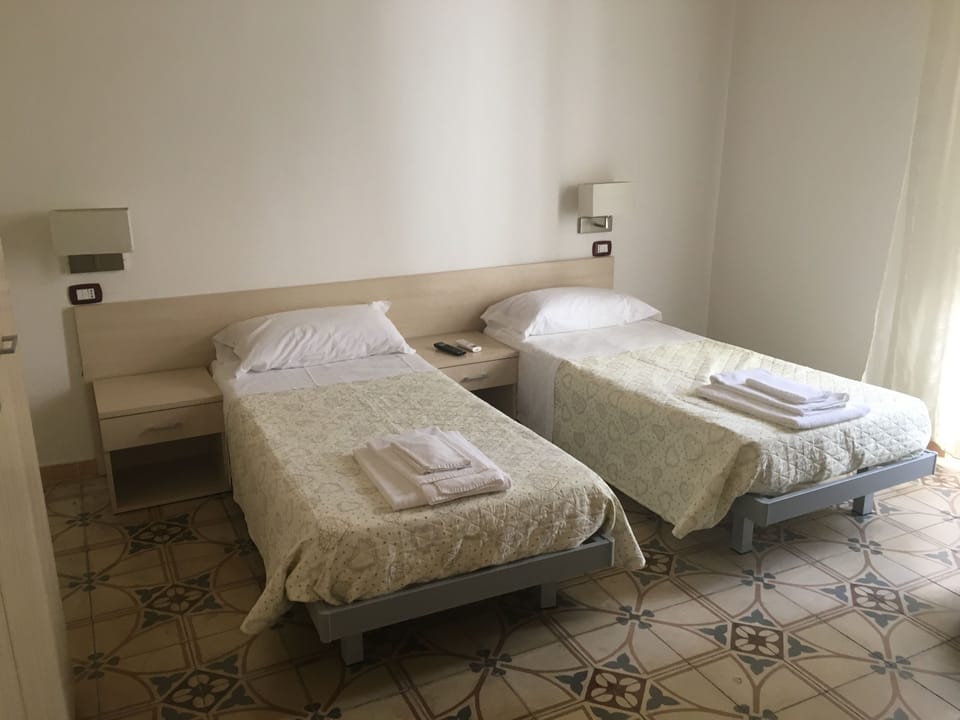 Double Room | Minibar, desk, rollaway beds, free WiFi
