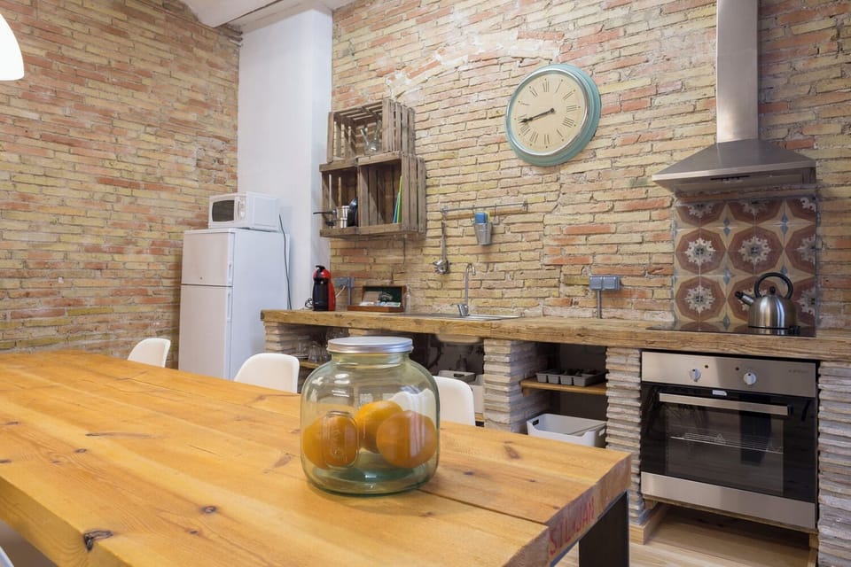 Standard Apartment, 3 Bedrooms, Private Pool, Ground Floor (Para bicicletas) | Private kitchen | Full-size fridge, microwave, oven, stovetop