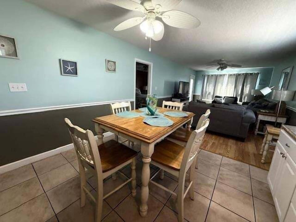Condo, 3 Bedrooms | Dining