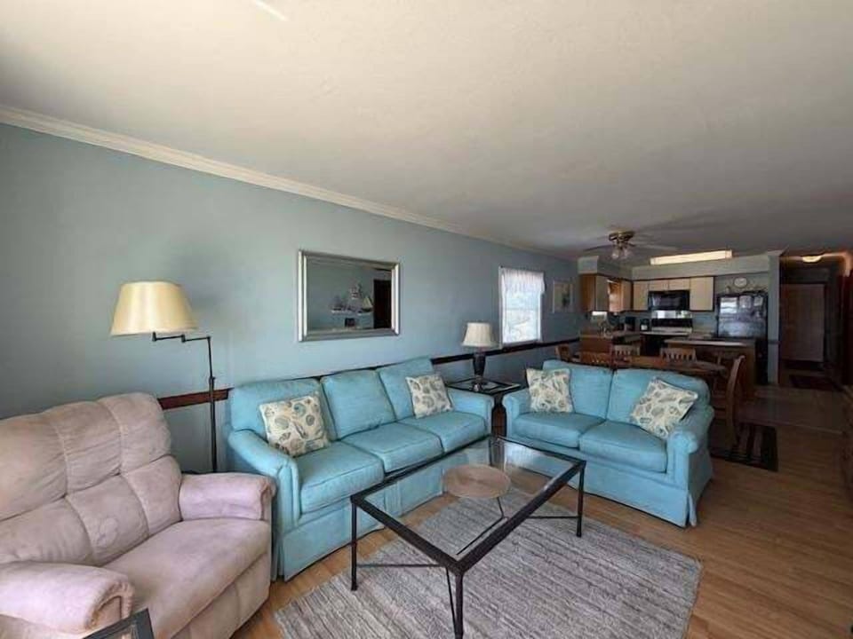 Condo, 3 Bedrooms | Living area