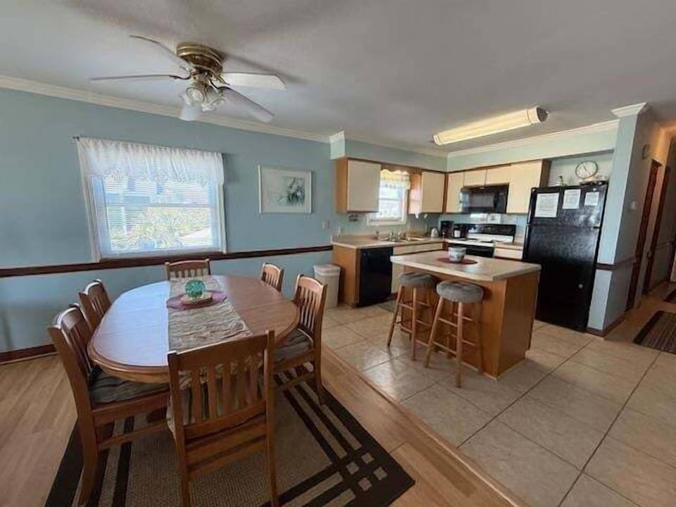 Condo, 3 Bedrooms | Dining