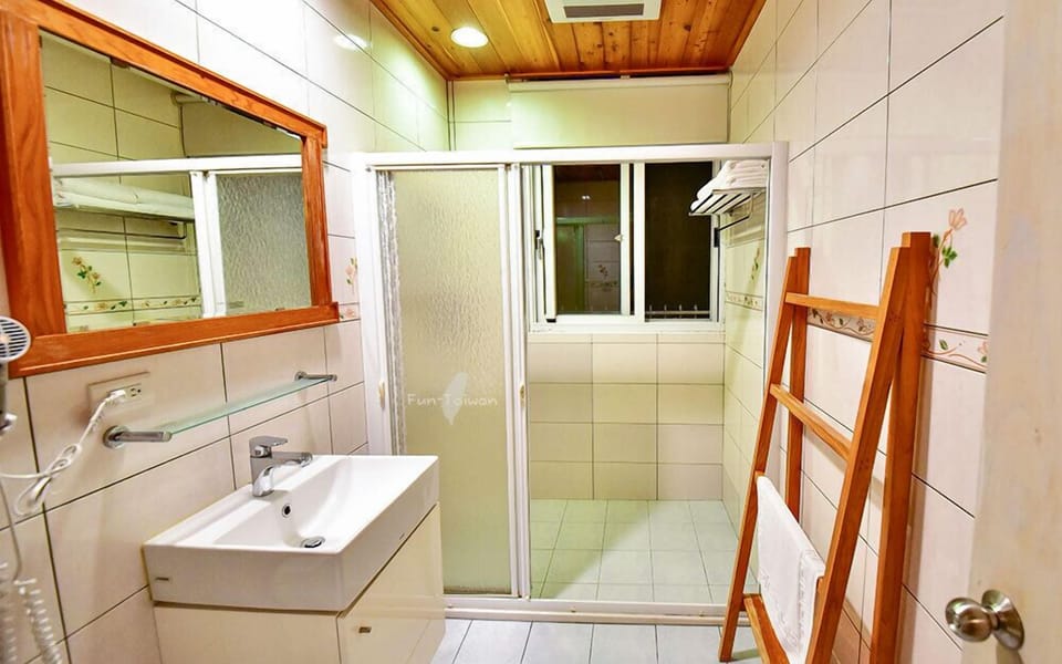 Family Studio, 2 Bedrooms, Non Smoking, Mountain View (302) | Bathroom | Shower, rainfall showerhead, free toiletries, hair dryer