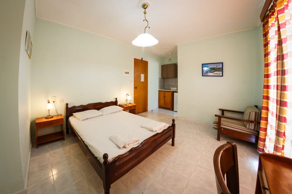 Comfort Apartment, 1 Bedroom | Blackout drapes, soundproofing, iron/ironing board, free WiFi