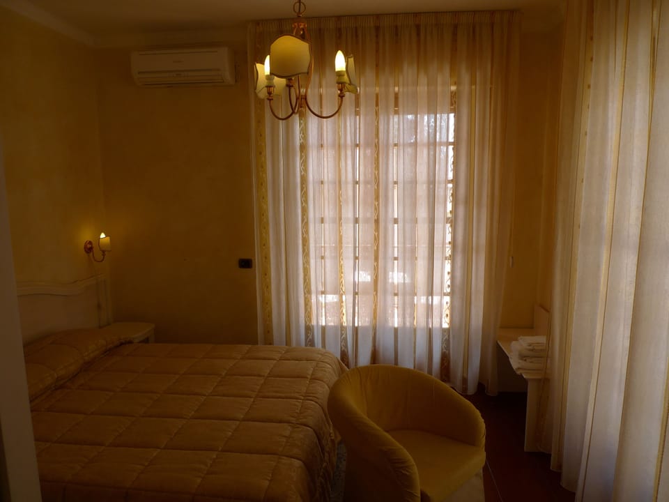 Double or Twin Room | Desk, rollaway beds, free WiFi, bed sheets