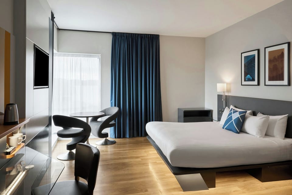 Room | In-room safe, desk, laptop workspace, iron/ironing board