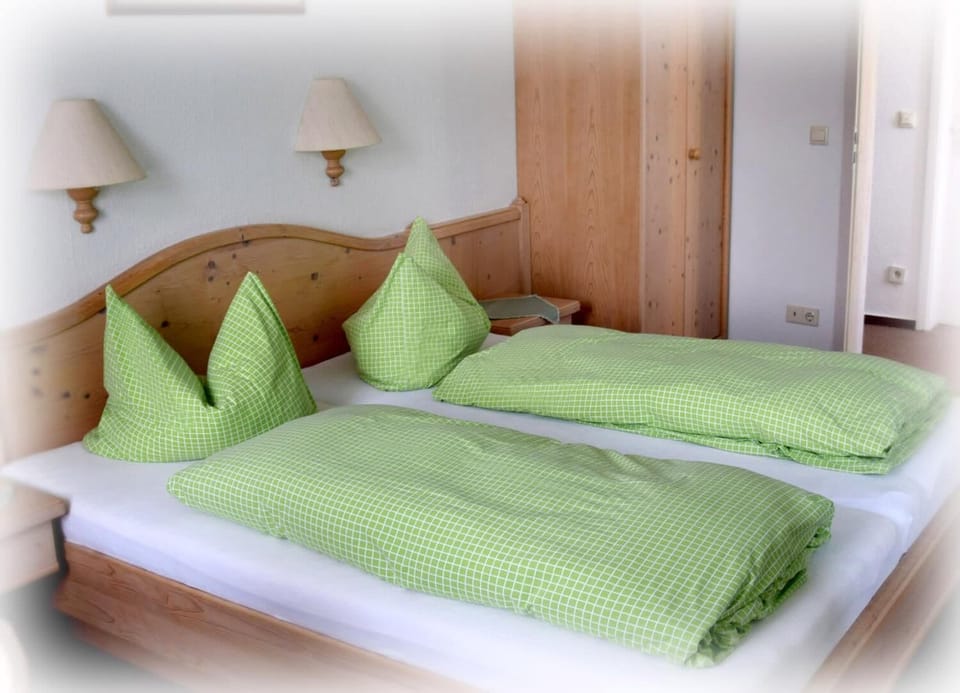 Desk, rollaway beds, free WiFi, bed sheets