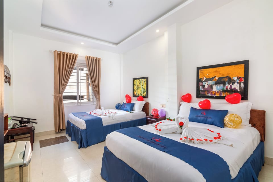 Deluxe Family Room | 1 bedroom, desk, blackout drapes, free WiFi