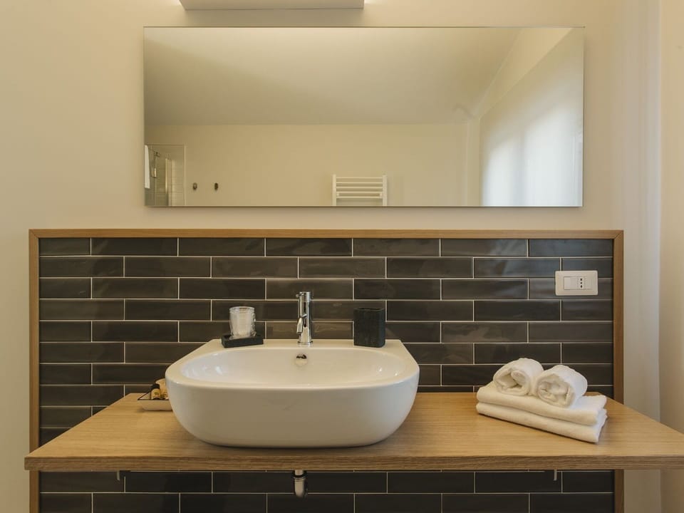 Standard Triple Room, Ensuite | Bathroom