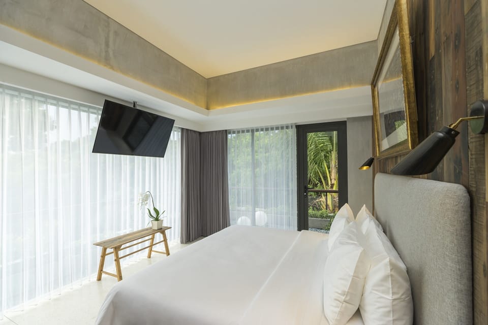 Studio (20) | Minibar, in-room safe, desk, laptop workspace