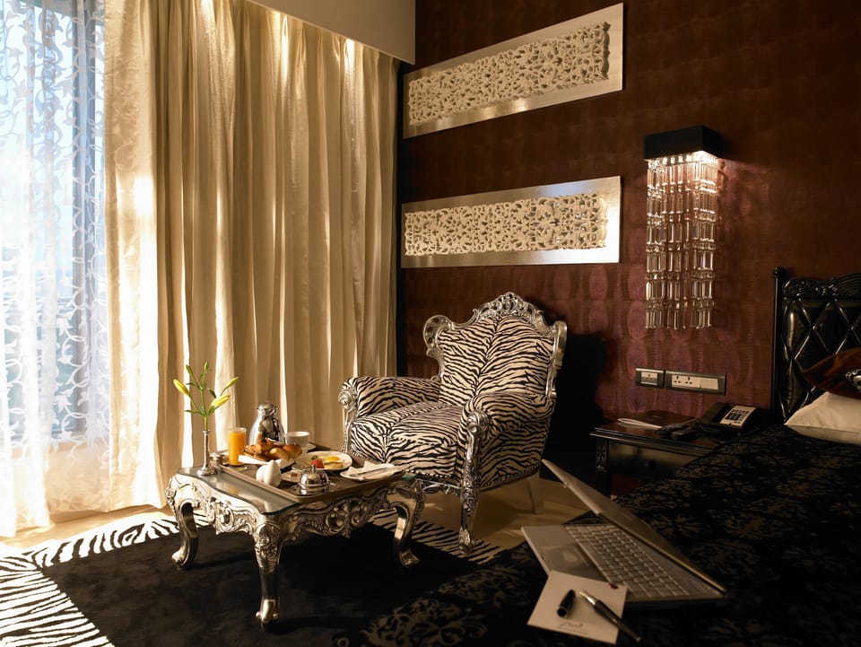 Zuri Club Room with King Bed (01 King Bed) | Premium bedding, minibar, in-room safe, desk