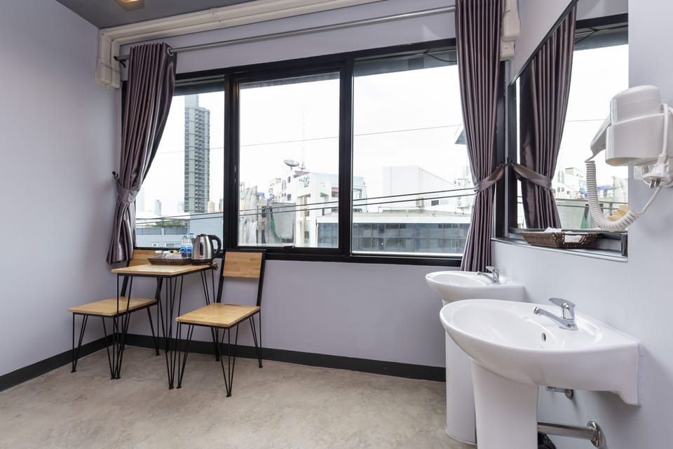 Superior Twin Room | City view