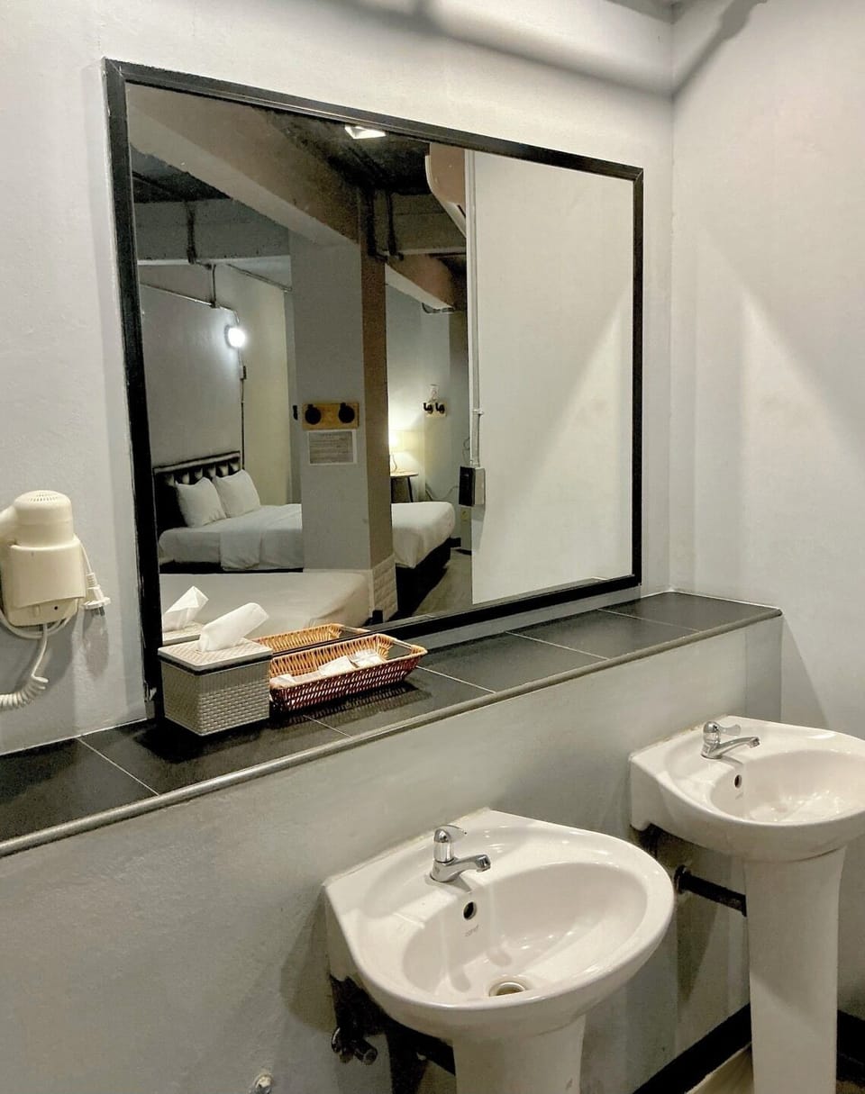 Rest24 Residence Bed and Breakfast in Bangkok