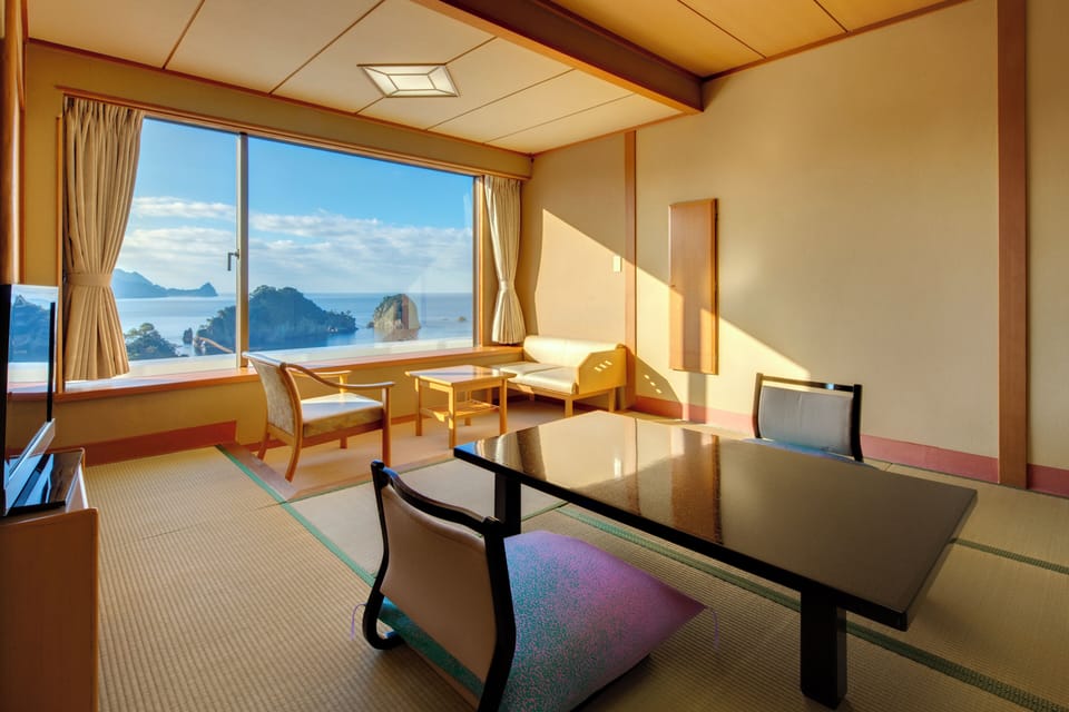 Minibar, in-room safe, free WiFi, bed sheets