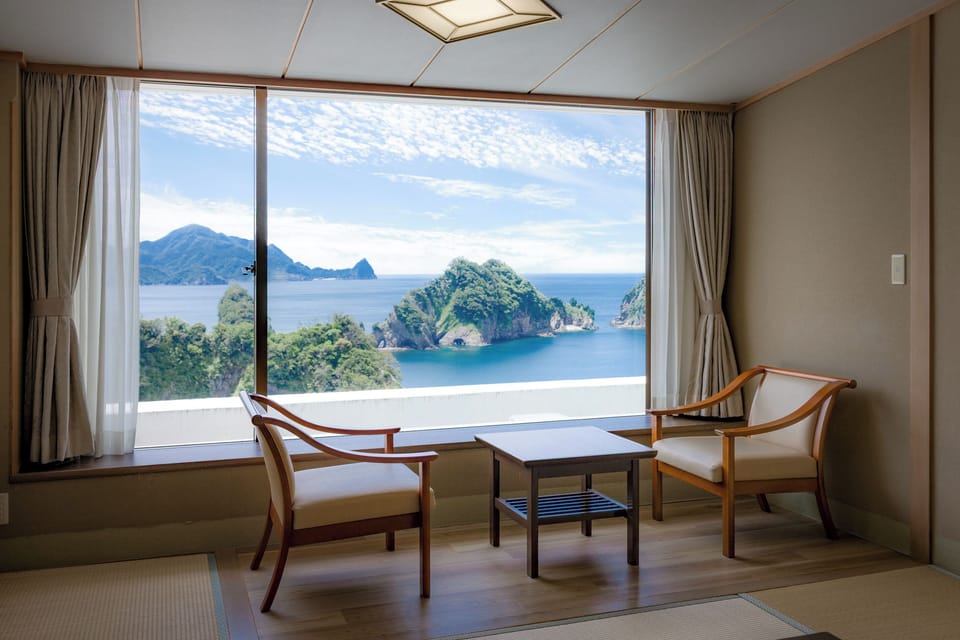 High Floor West Wing Standard Japanese Style Room | Minibar, in-room safe, WiFi (free), bed sheets