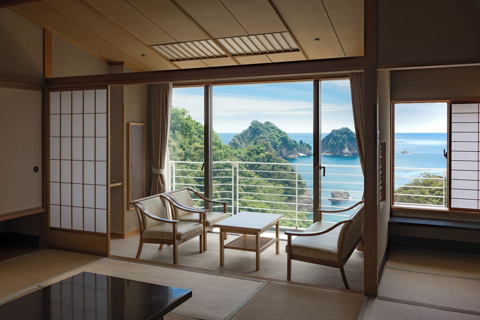 High Floor South Wing Upgraded Japanese Style Room | Minibar, in-room safe, WiFi (free), bed sheets