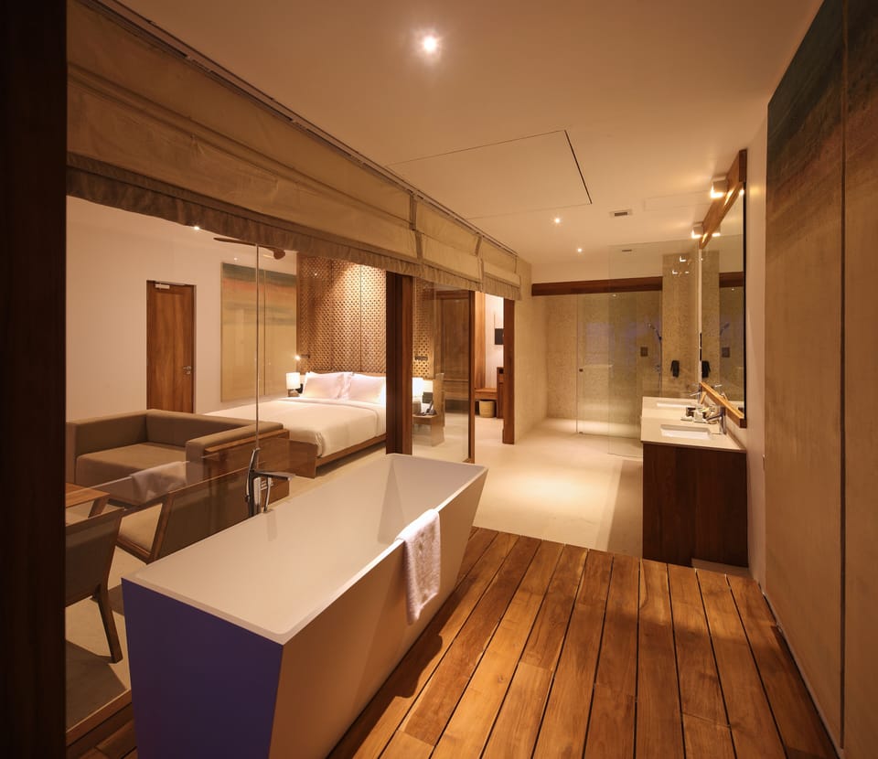 Design Suite, Balcony, Ocean View | Bathroom | Rainfall showerhead, free toiletries, hair dryer, bathrobes