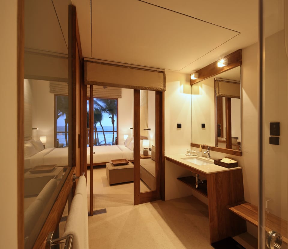 Rainfall showerhead, free toiletries, hair dryer, bathrobes