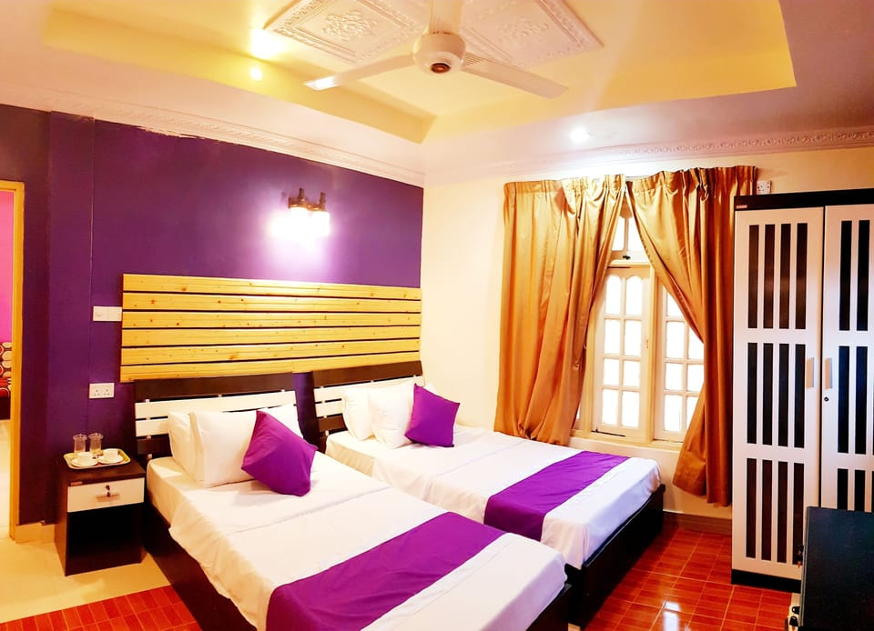 Standard Room | In-room safe, desk, laptop workspace, soundproofing